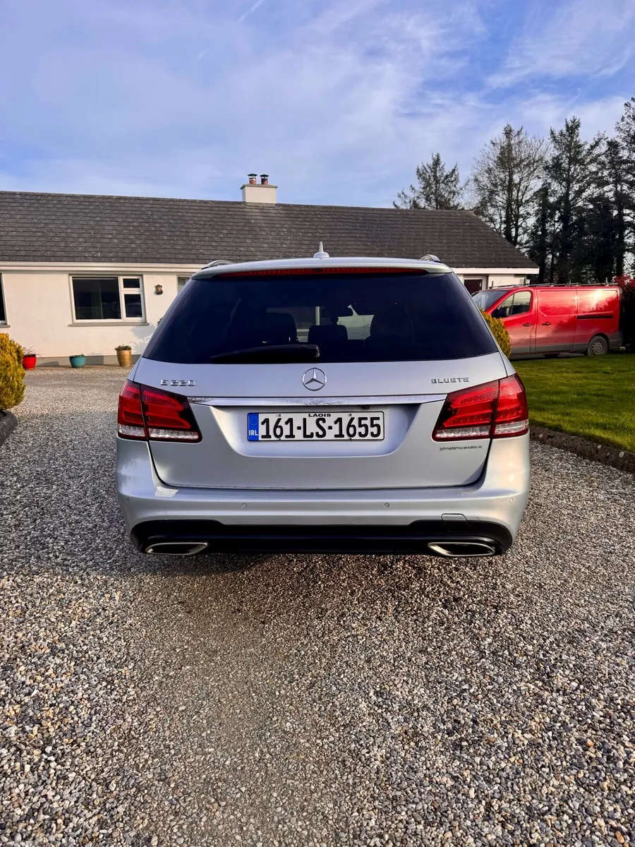 Mercedes E220d AMG - Image 4