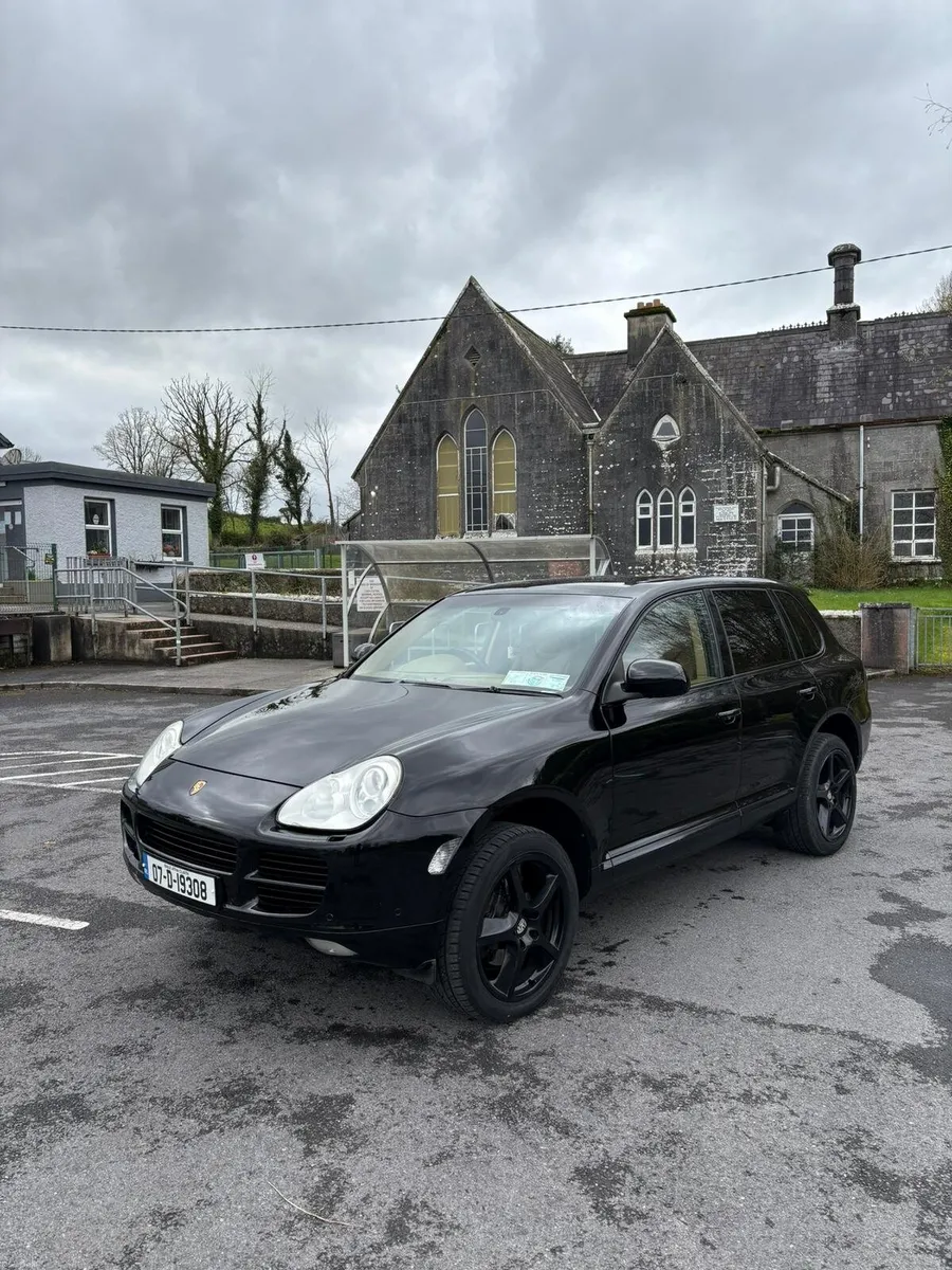 Porsche cayenne - Image 4