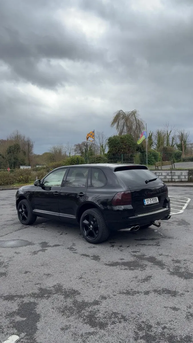 Porsche cayenne - Image 2