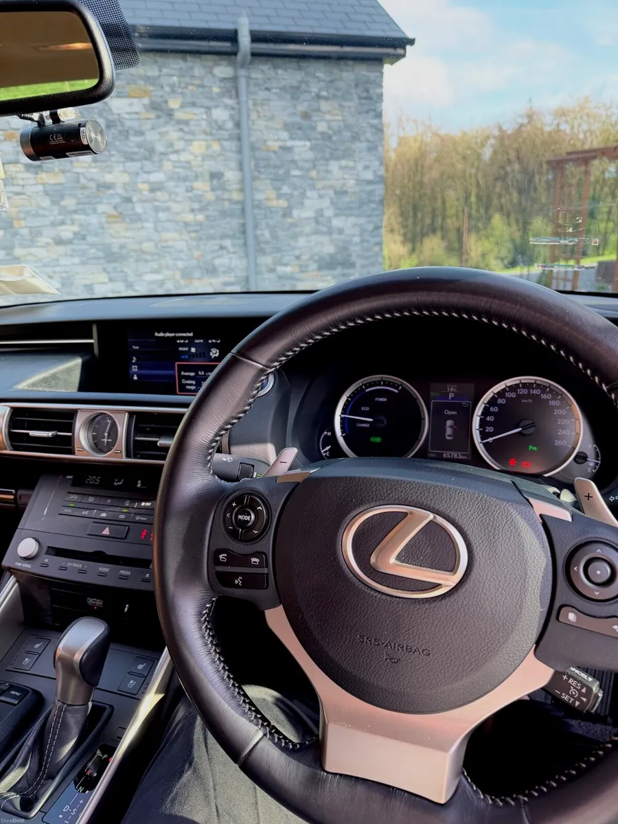 Lexus IS 2016 - Image 4