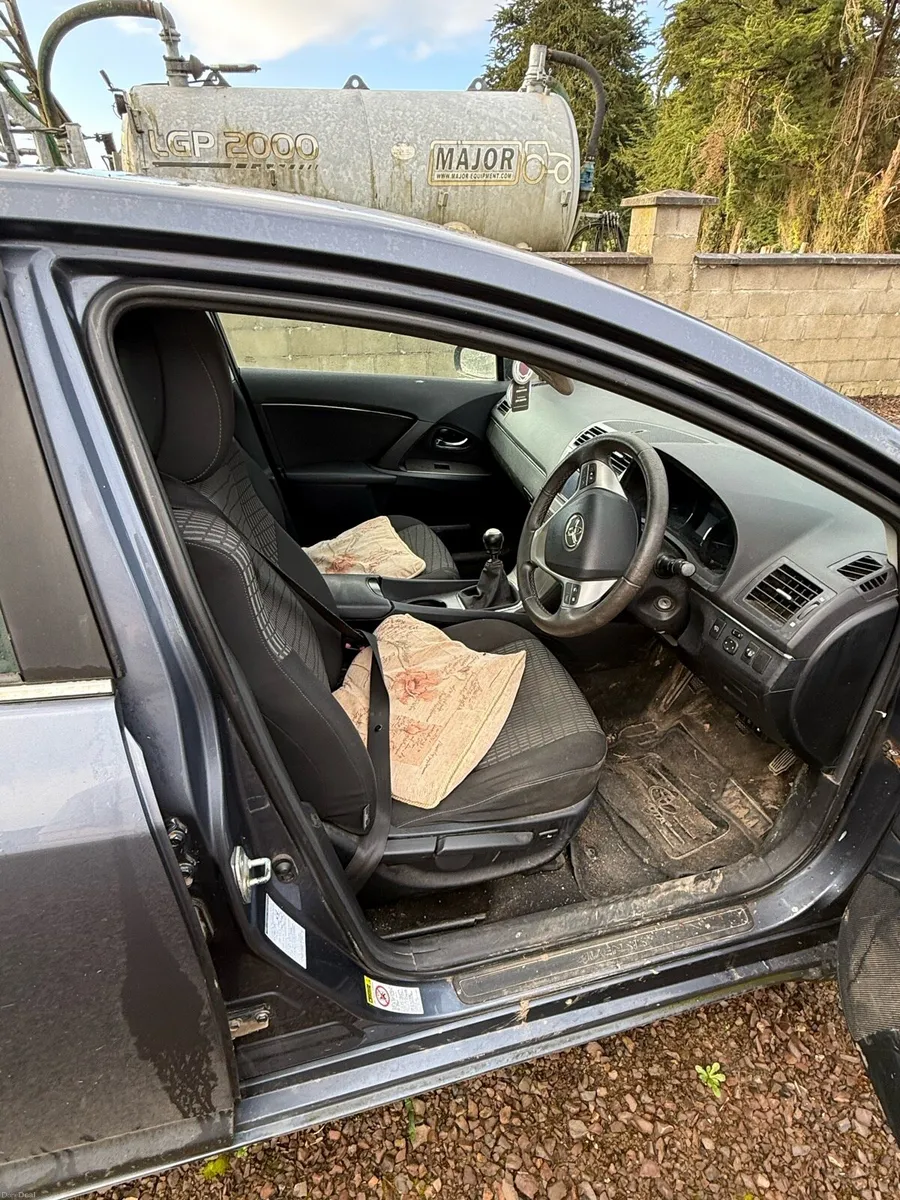 Toyota Avensis - Image 5