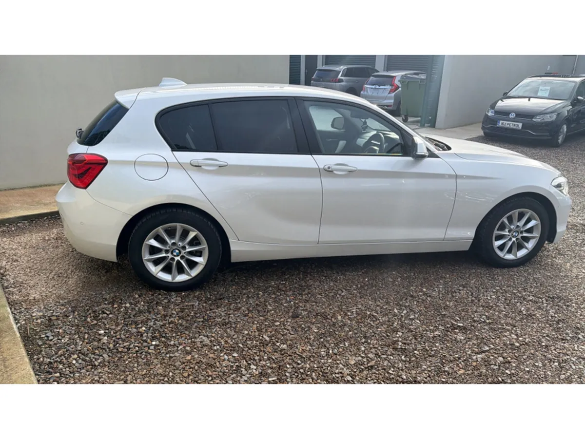 BMW 1-Series 118D LUXURY - Image 4