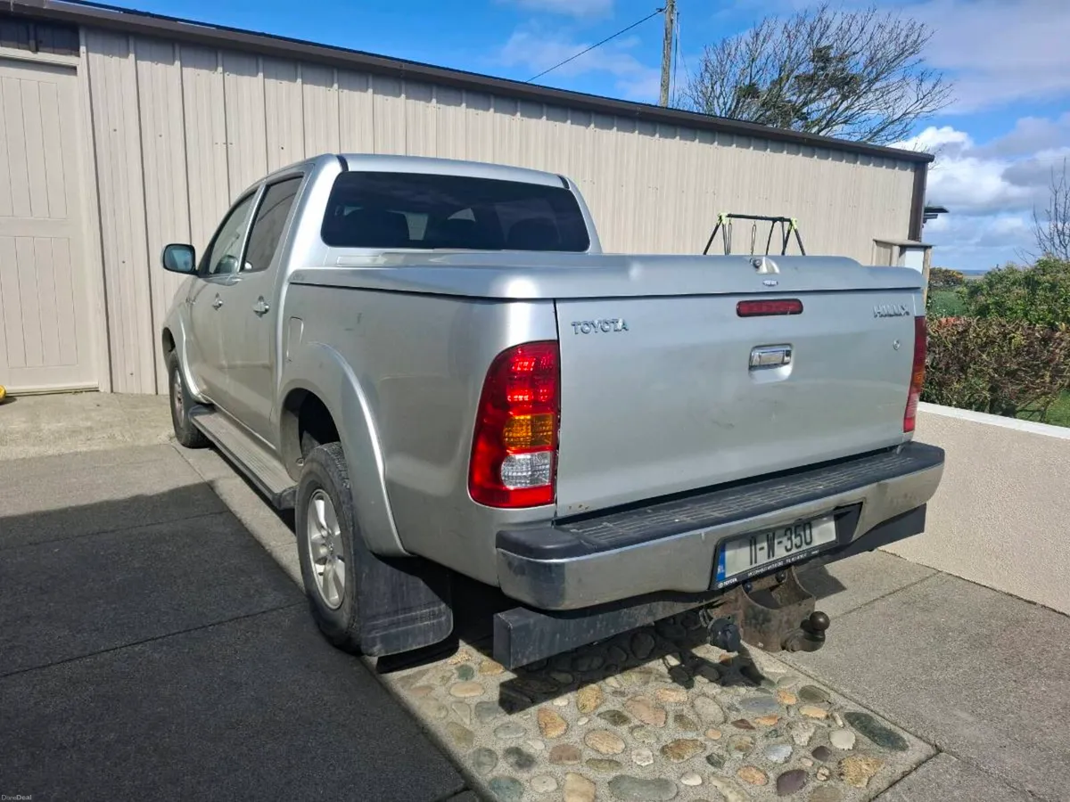 Toyota Hilux 2011 - Image 3