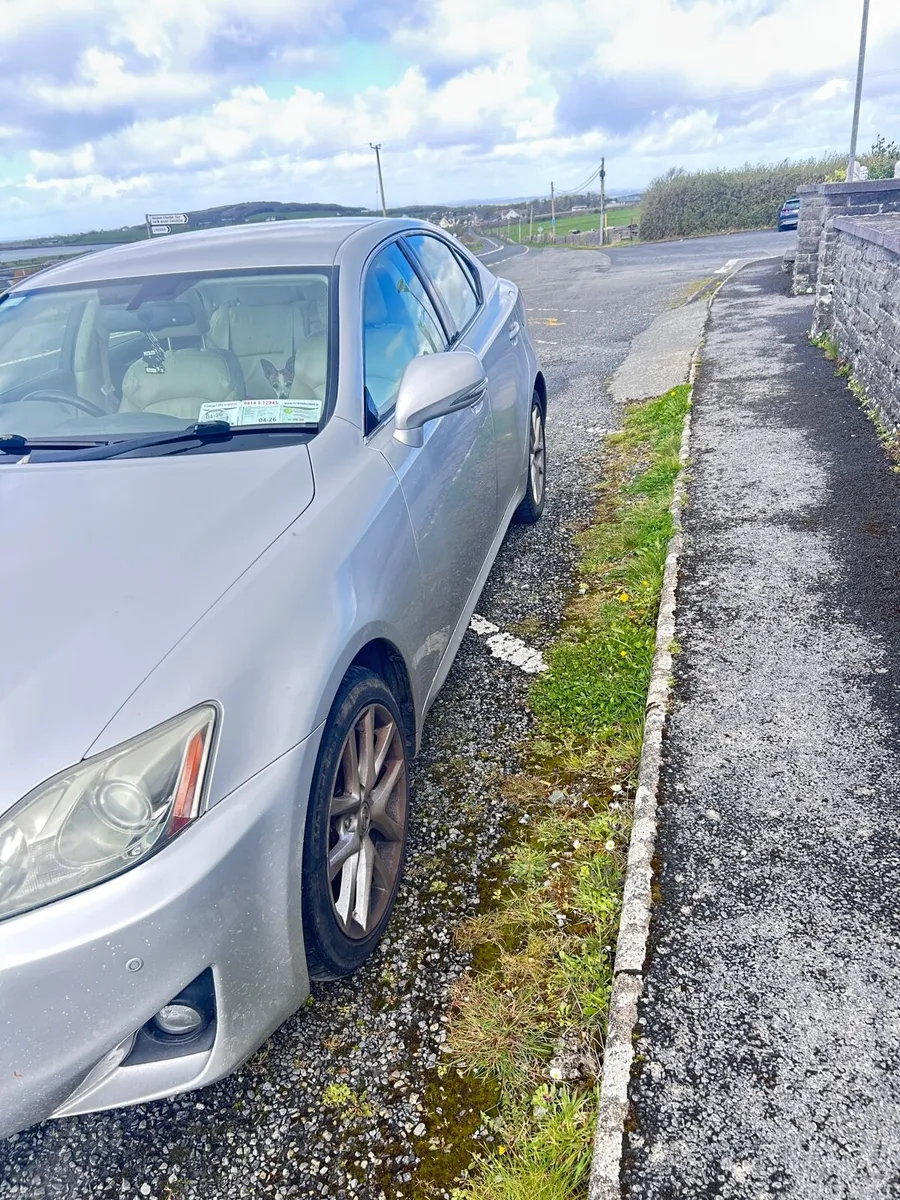 Toyota LexLis is 200d - Image 3