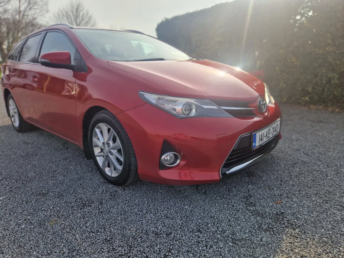 Toyota Auris 1.4 D4D LUNA ESTATE 2014 - Image 1
