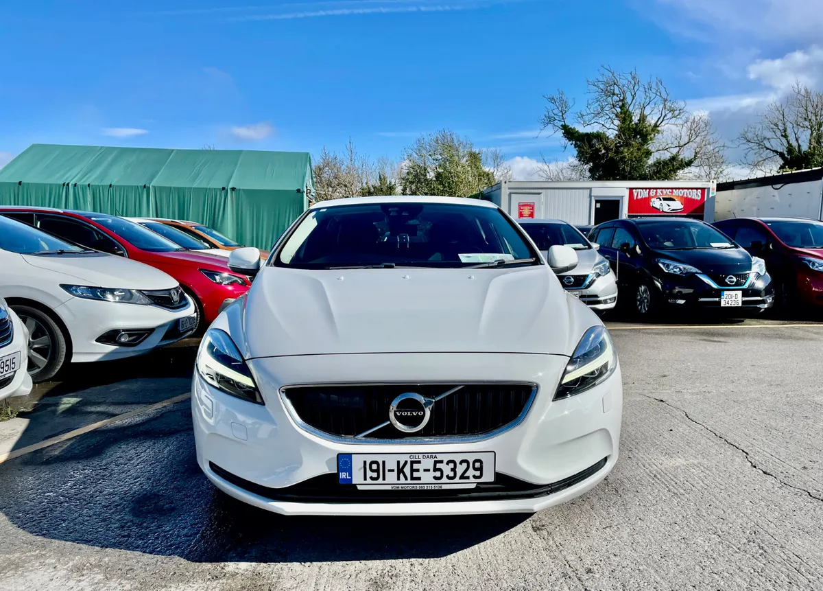 Volvo V40 D4 - 2019 /2.0, DIESEL/ - Image 2