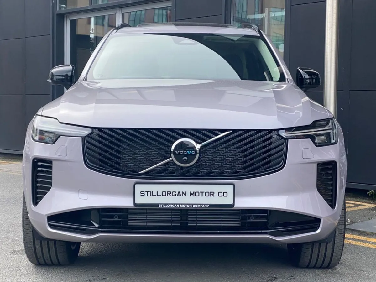 Volvo XC90 T8 Dark Plus AWD (PHEV) - Image 2