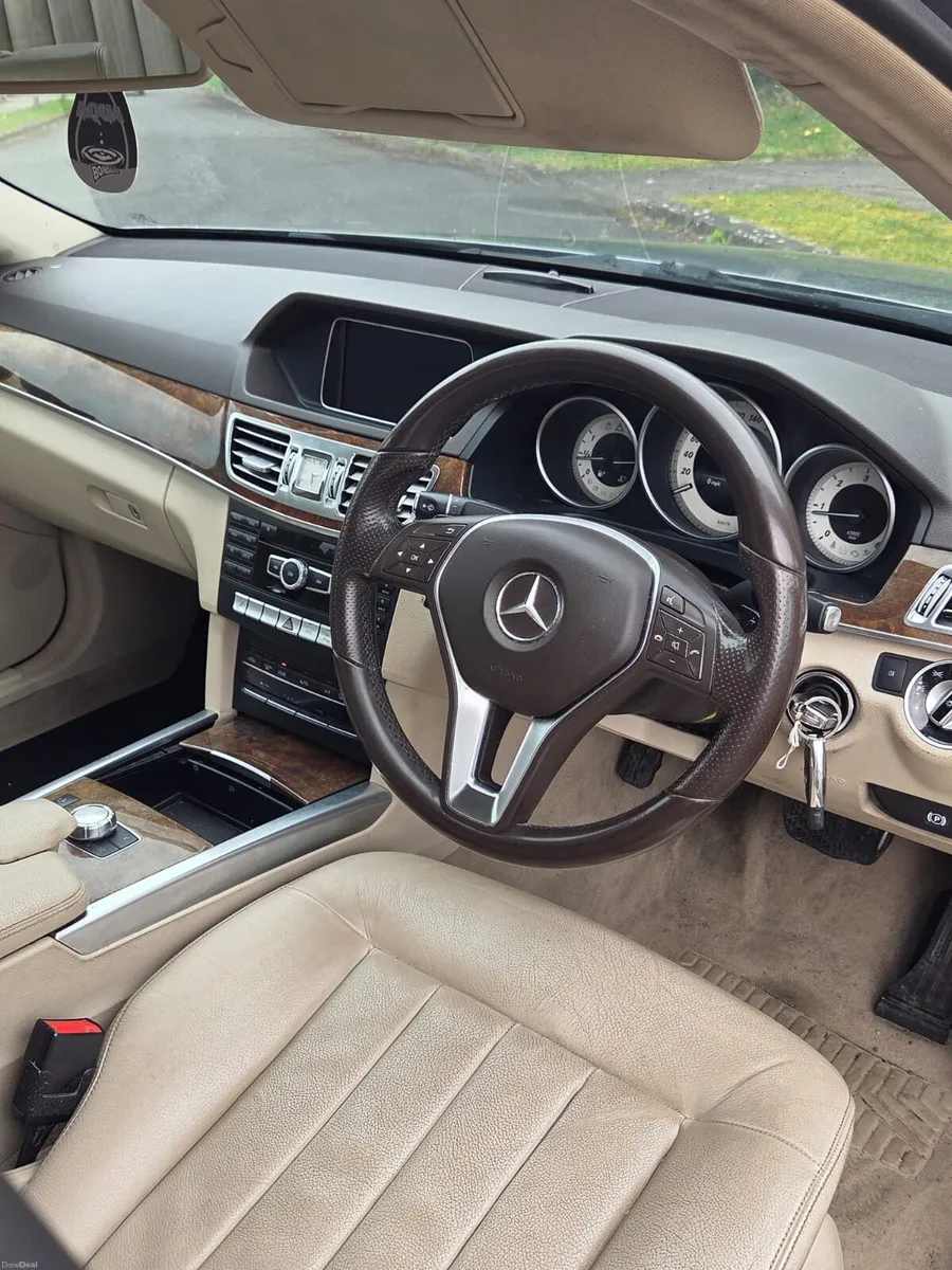 Automatic MERCEDES E200 DIESEL NO SWAP - Image 1