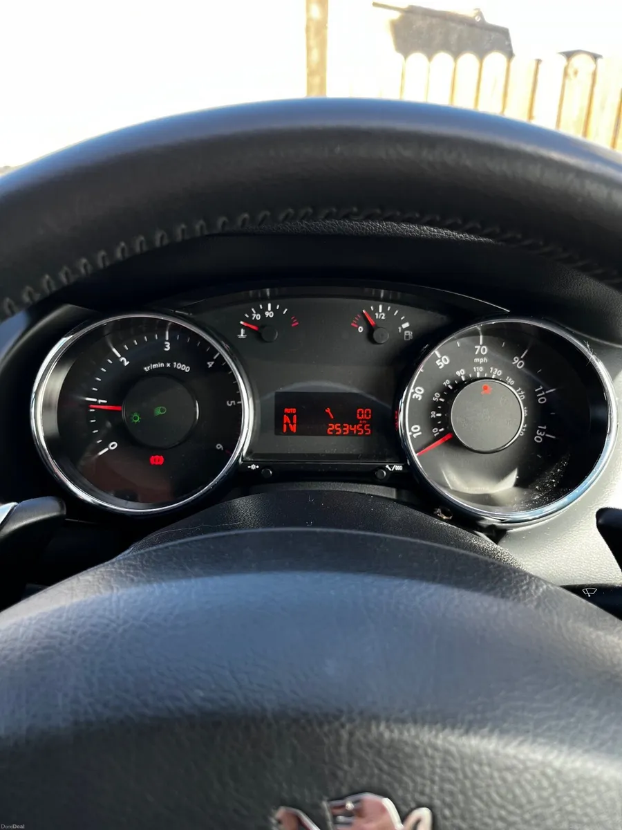 Peugeot 3008 2011 - Image 2