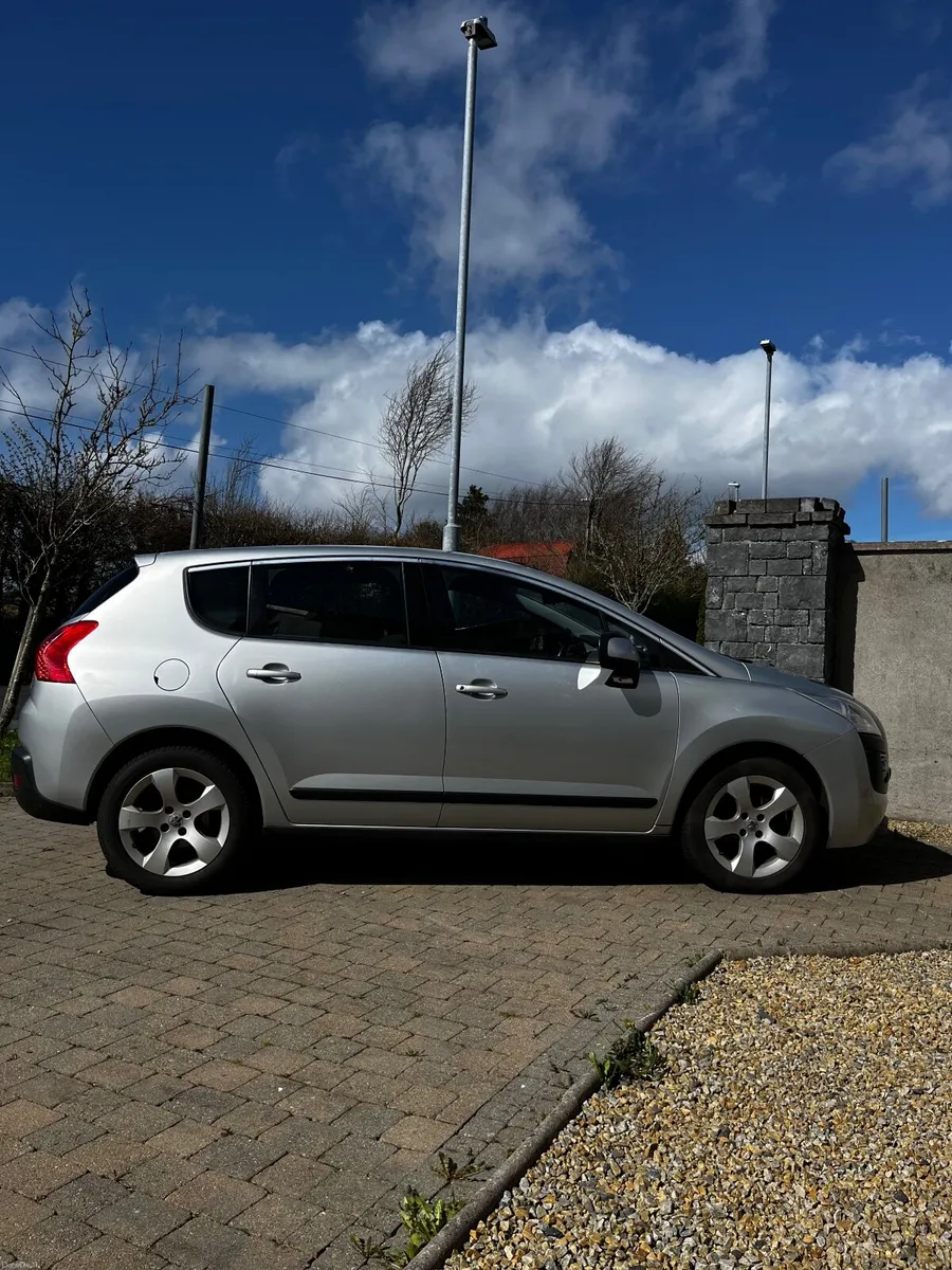 Peugeot 3008 2011 - Image 1