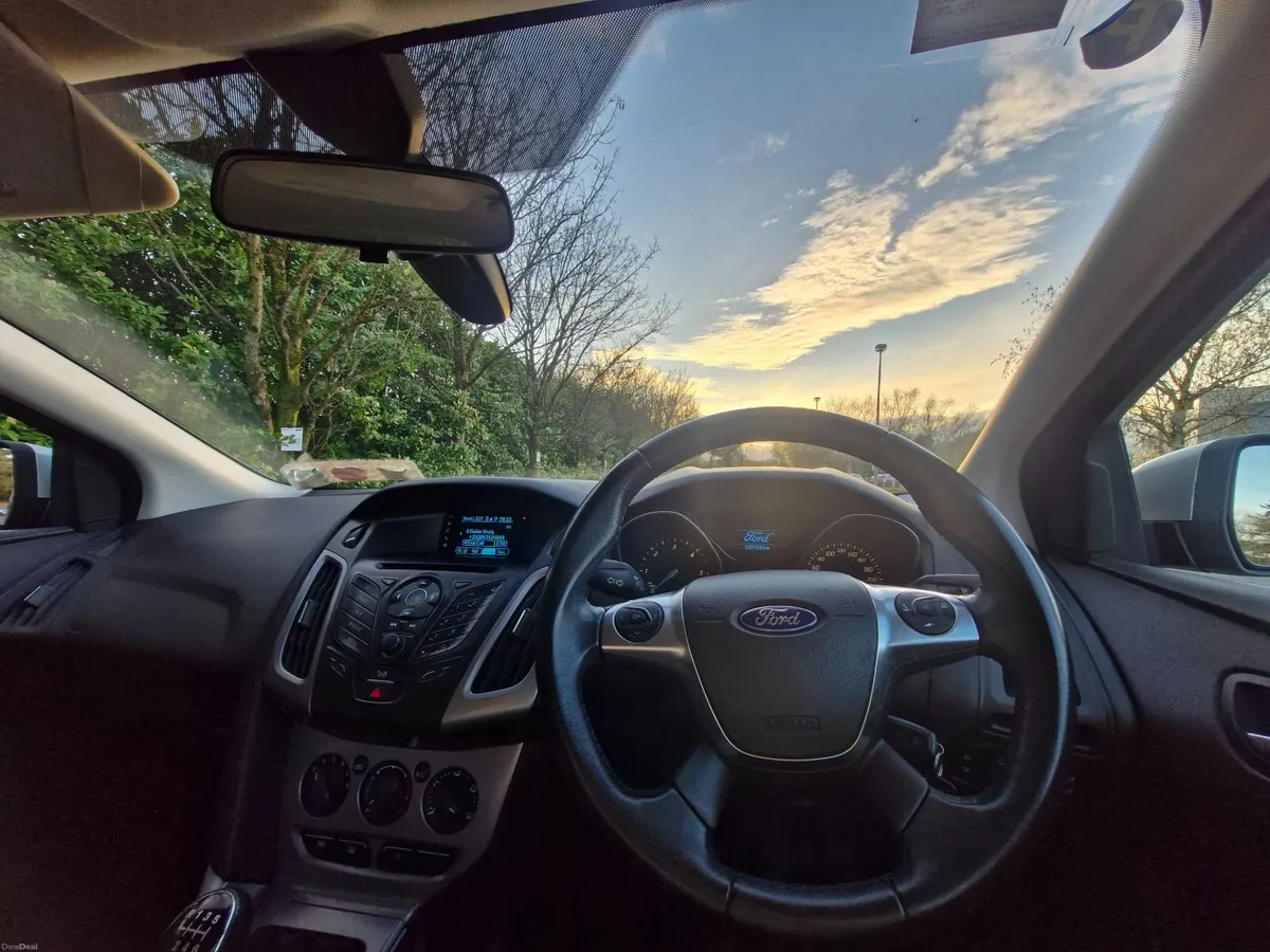 Ford Focus 2014 - Image 2