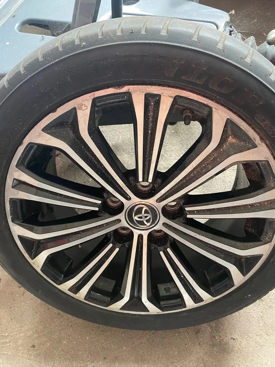 Toyota Corolla 2019 - Image 1