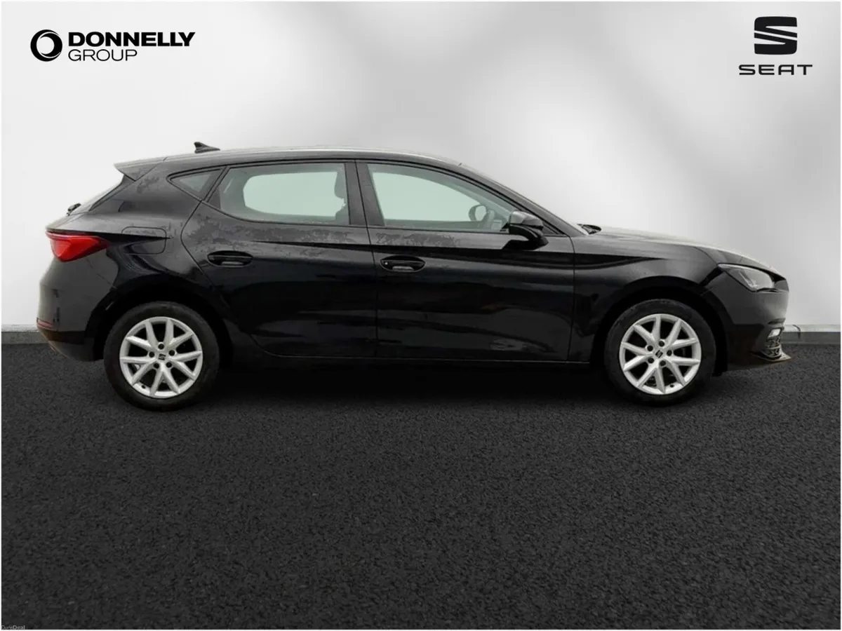 SEAT Leon Diesel Hatchback SE - Image 4