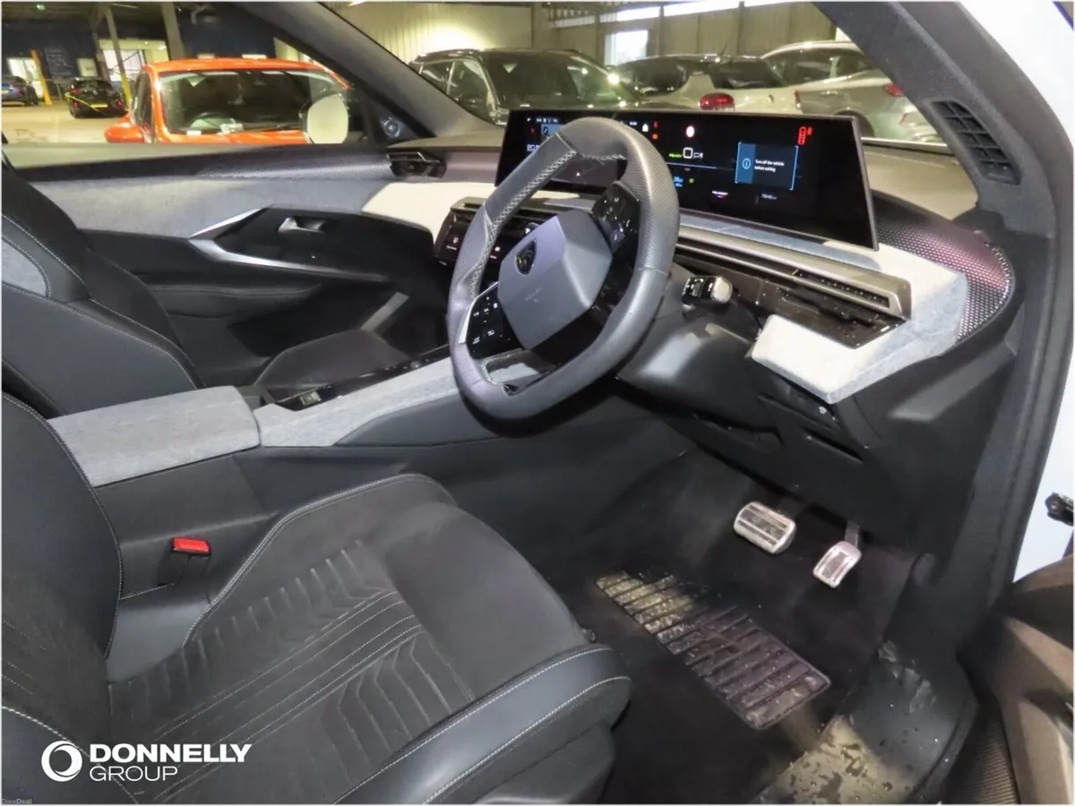 Peugeot 3008 E- Electric Estate GT - Image 3