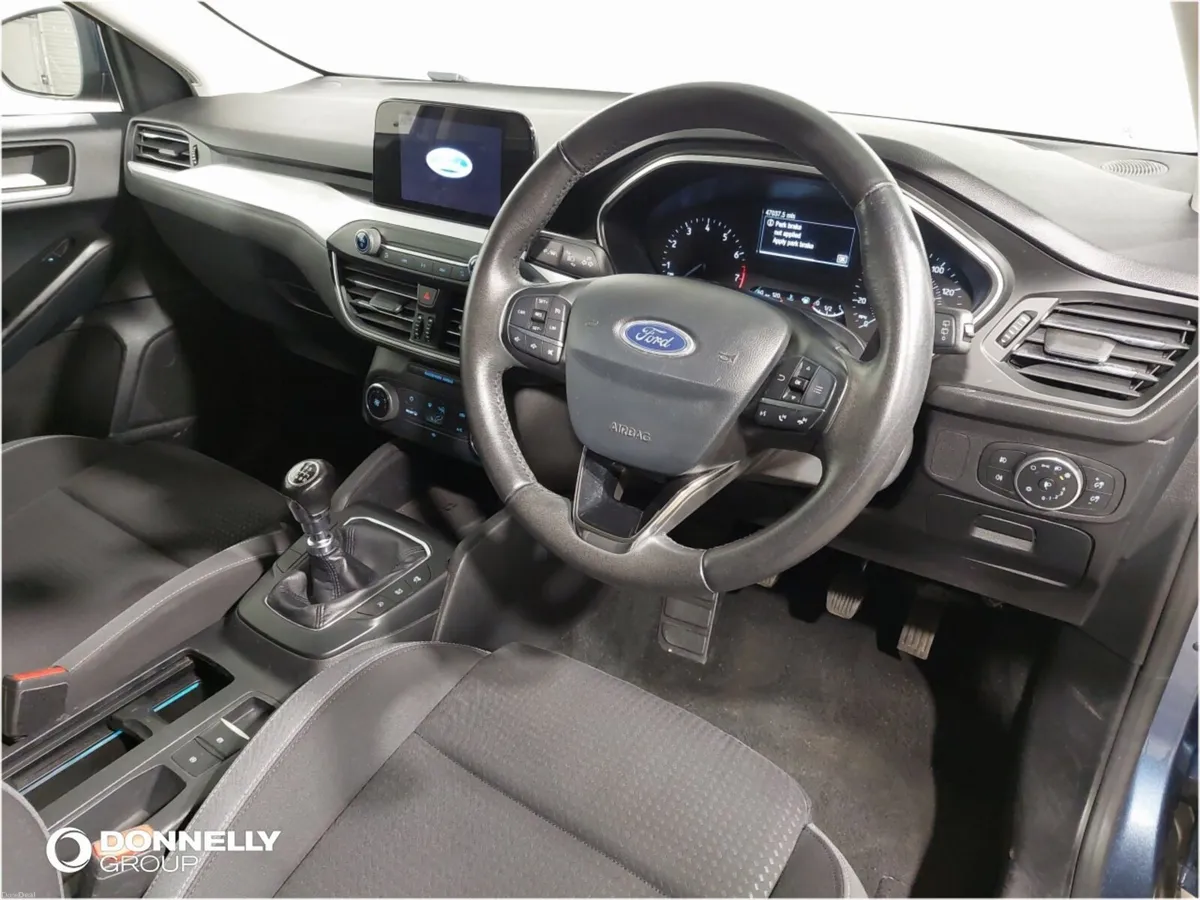 Ford Focus Hatchback Zetec - Image 4