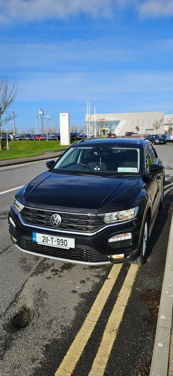 Volkswagen T-Roc DESIGN 2.0 TDI MANUAL 6SPEED - Image 1