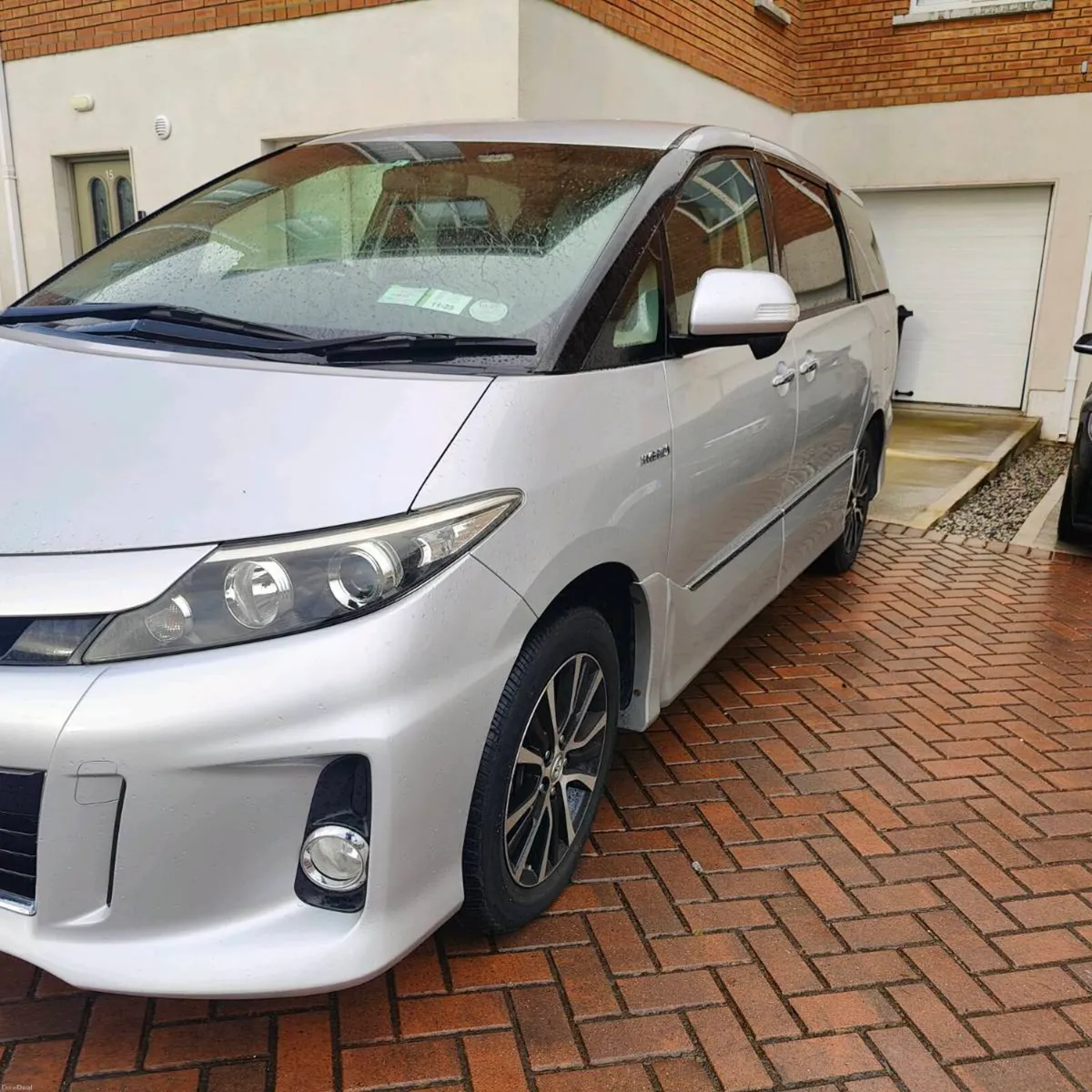 Toyota Estima - Image 3