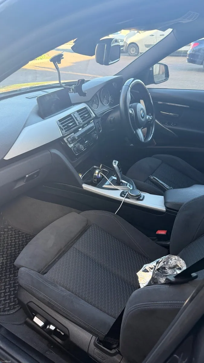 BMW 330e 2016 m sport - Image 4