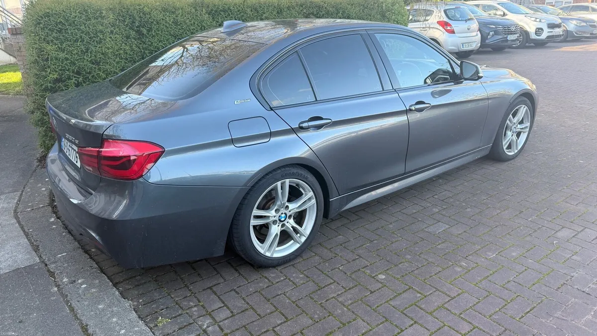 BMW 330e 2016 m sport - Image 3
