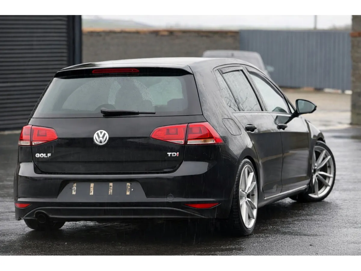 Volkswagen Golf HIGHLINE 1.6 TDI MANUAL 5SPEED - Image 2