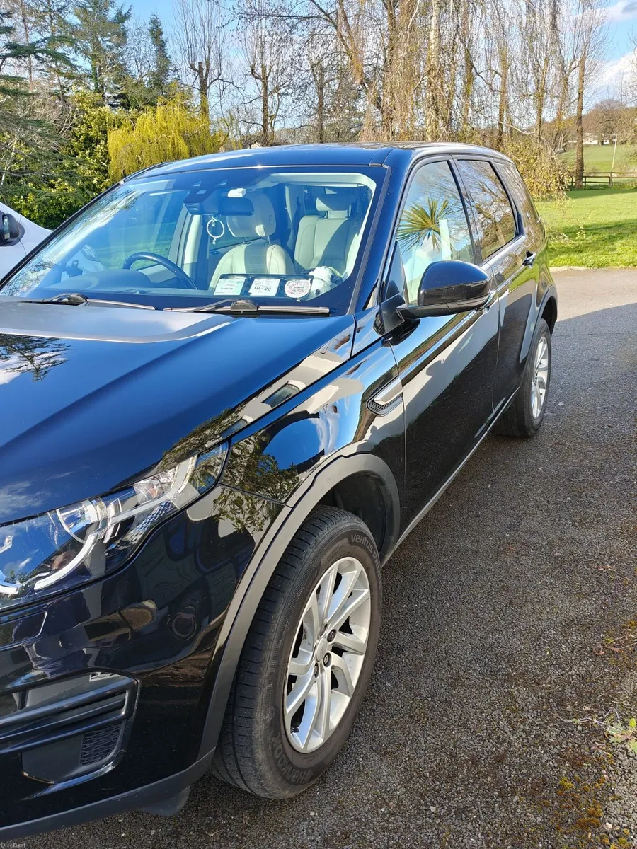 Land Rover Discovery Sport 2018 - Image 2