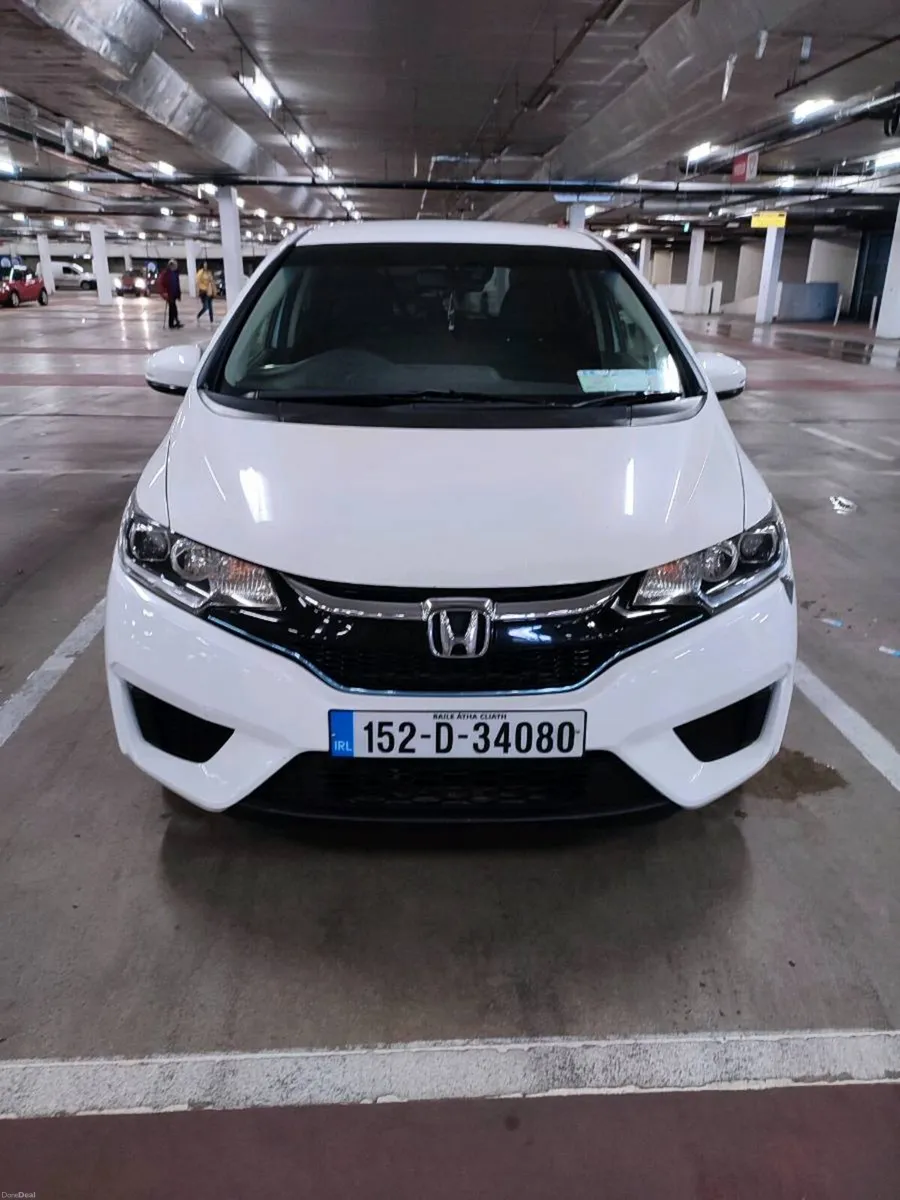 2015 Honda Fit 1.5 Auto Hybrid. Spotless! - Image 2