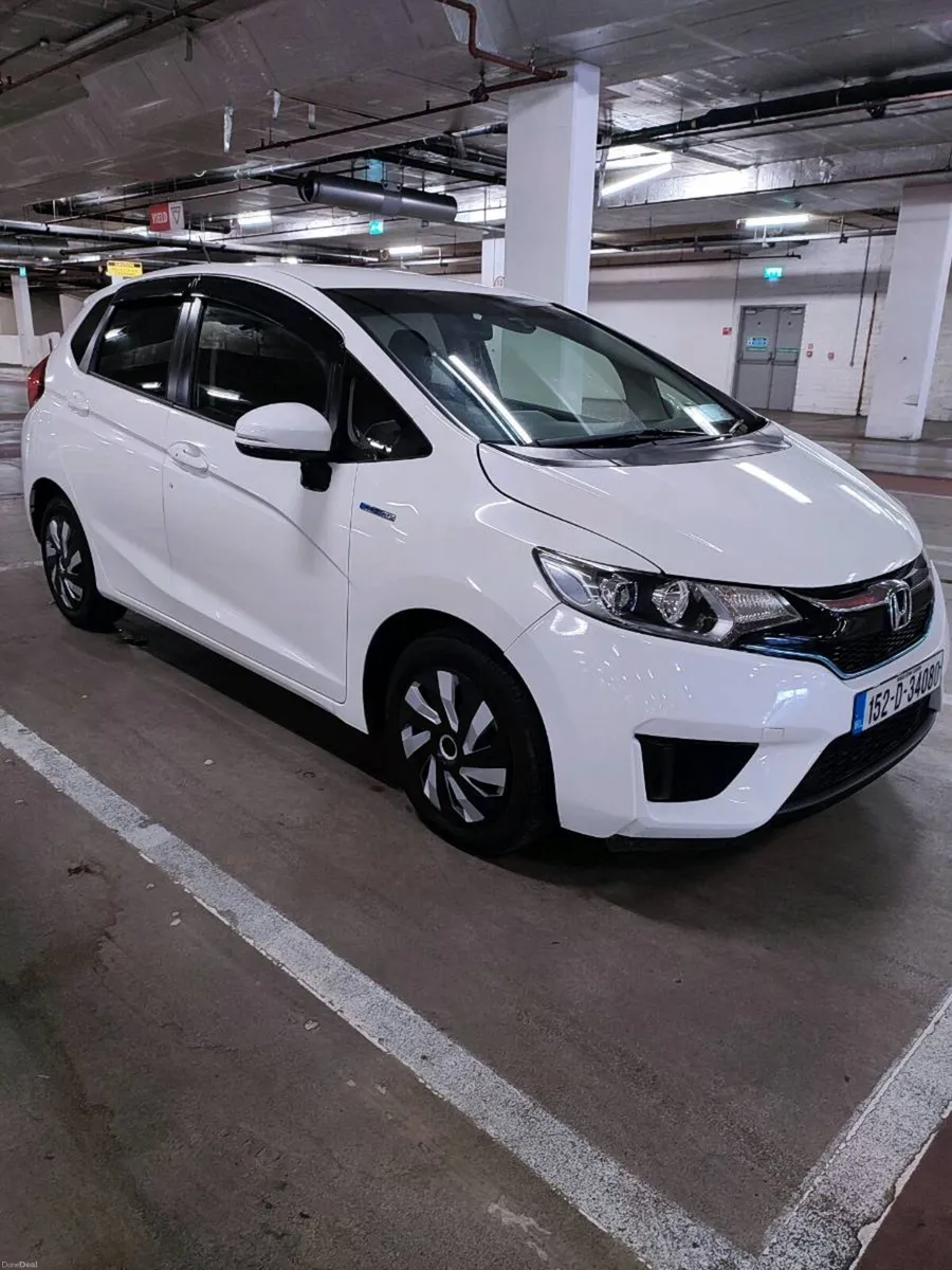 2015 Honda Fit 1.5 Auto Hybrid. Spotless! - Image 3