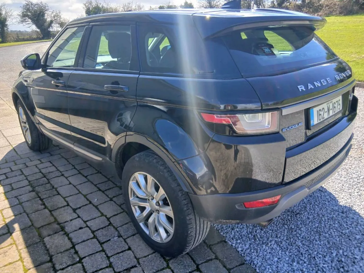 LAND ROVER RANGE ROVER EVOQUE 2.0 ED4 SE 2WD 150BH - Image 2
