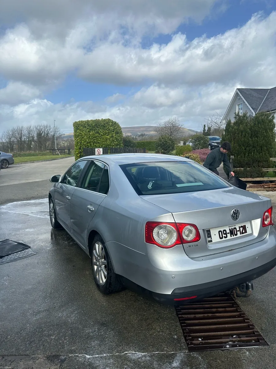 2009 Volkswagen Jetta - Image 4