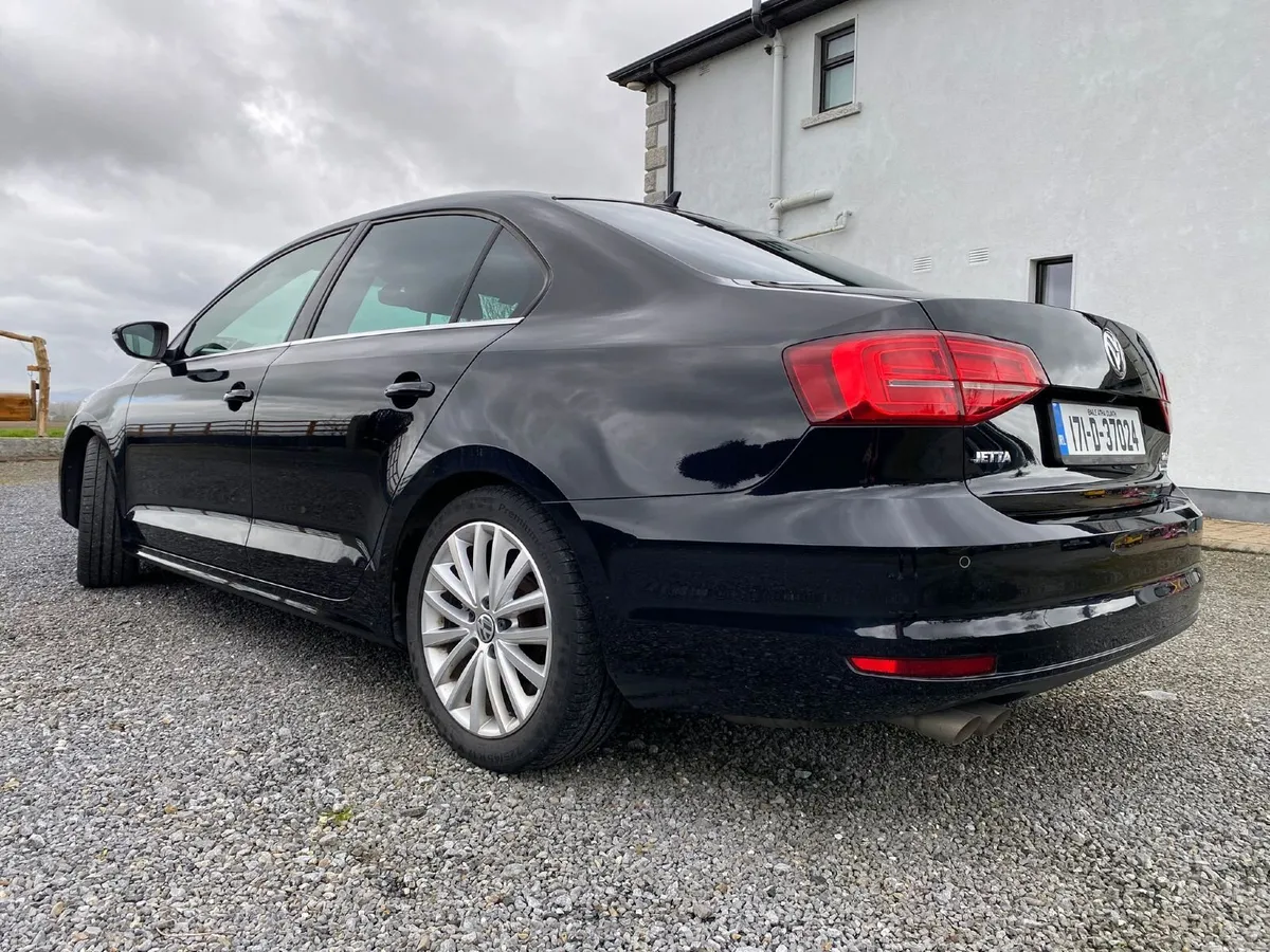 Volkswagen Jetta 2017 - Image 3