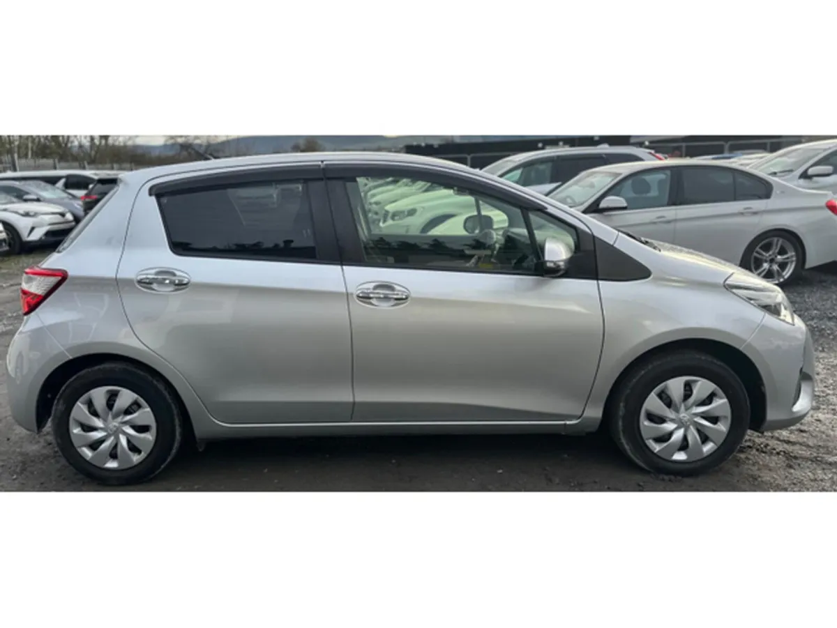 Toyota Vitz Yaris 1.0L Petrol Automatic Push Start - Image 4