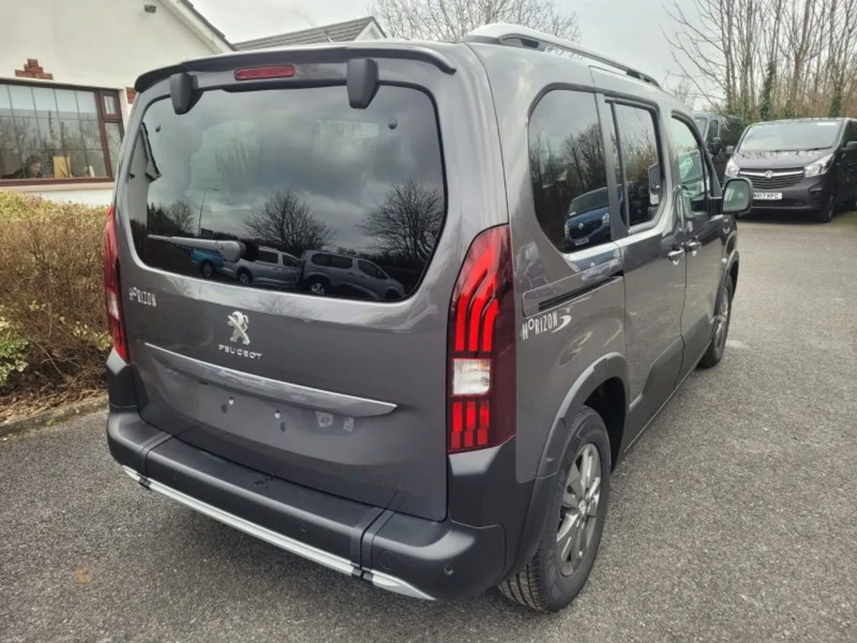 Wheelchair Taxi Auto - Image 6