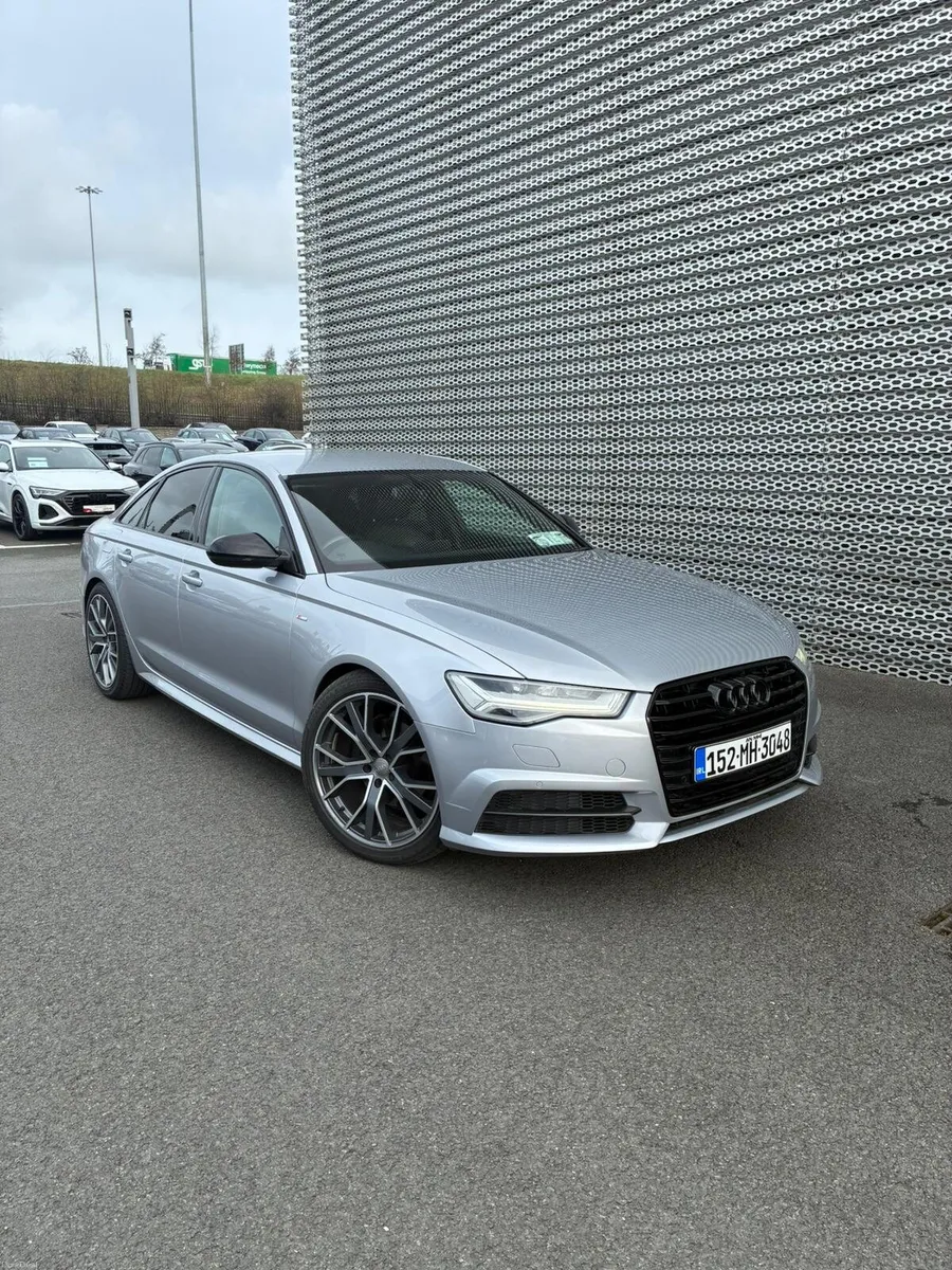 Audi A6 sline black edition immaculate FSH - Image 2