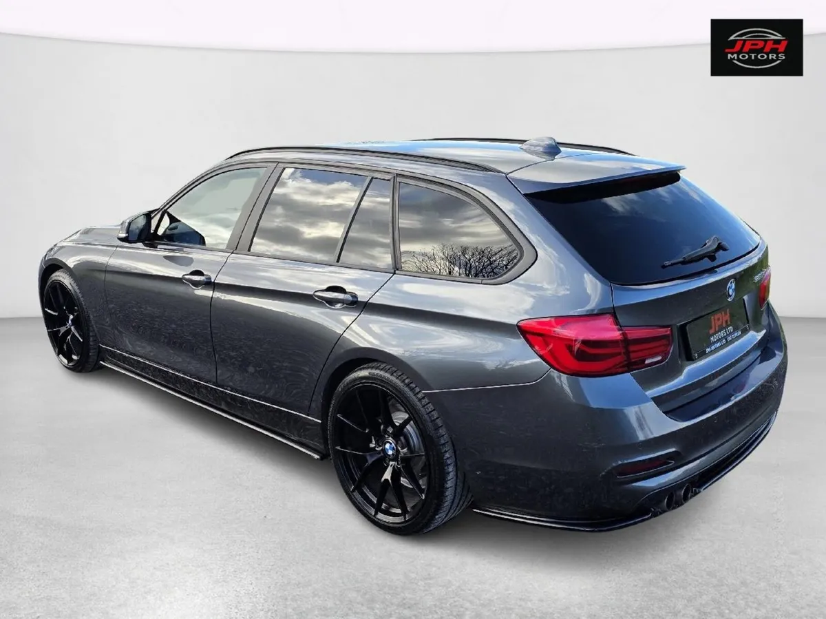BMW 3-Series 2016 - Image 2