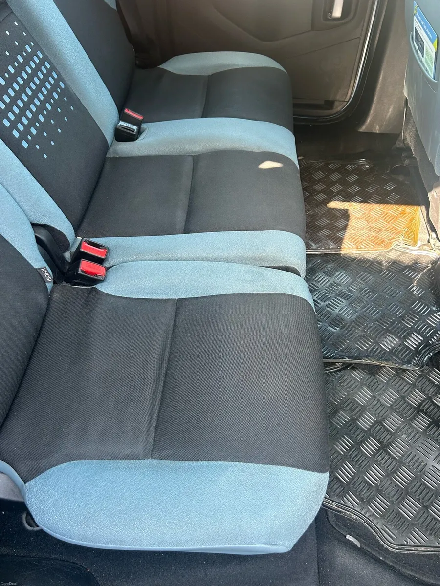 Wheelchair taxi - Image 4