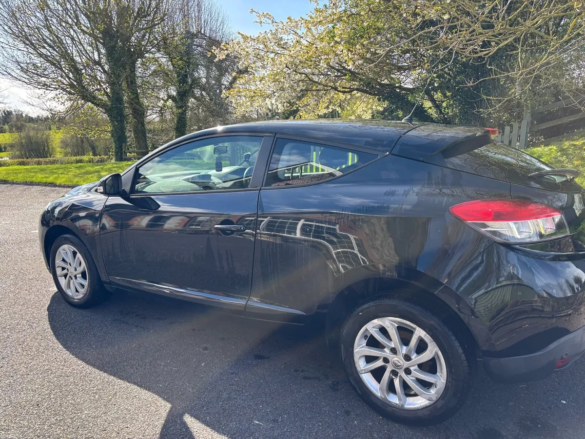 Renault Megane Coupe Dynamique - Image 4