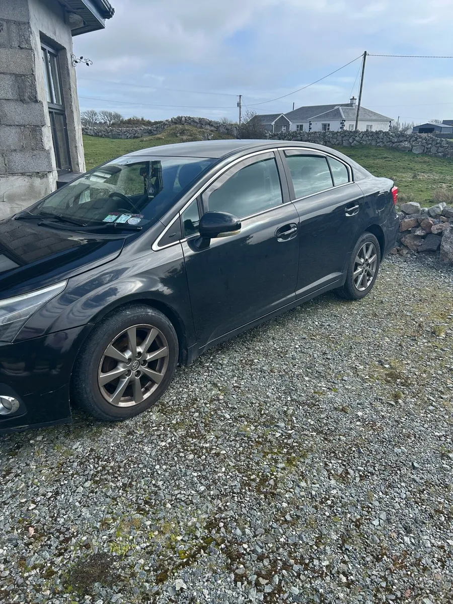 Toyota avensis aura - Image 3