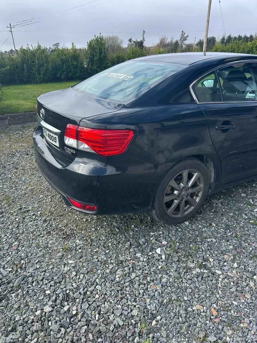 Toyota avensis aura - Image 2