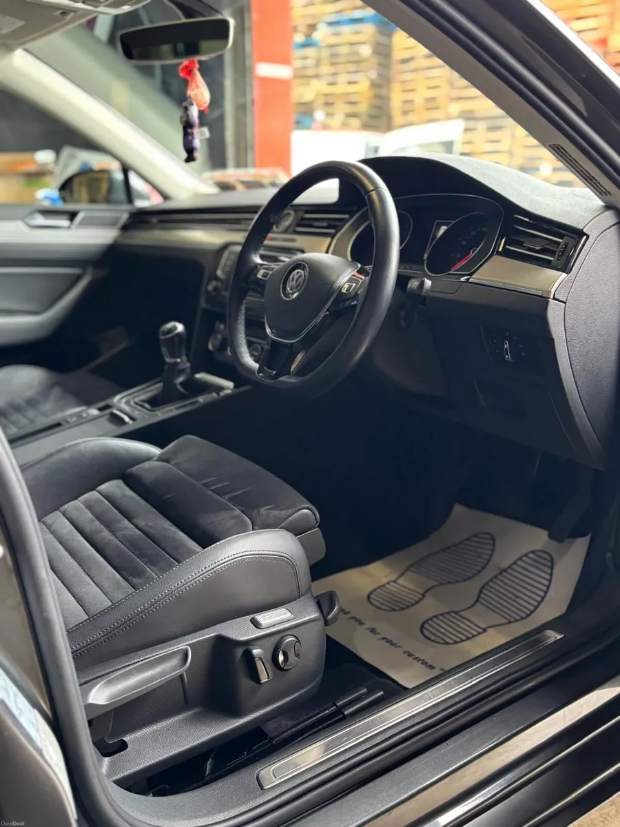 Volkswagen Passat 2015 - Image 3