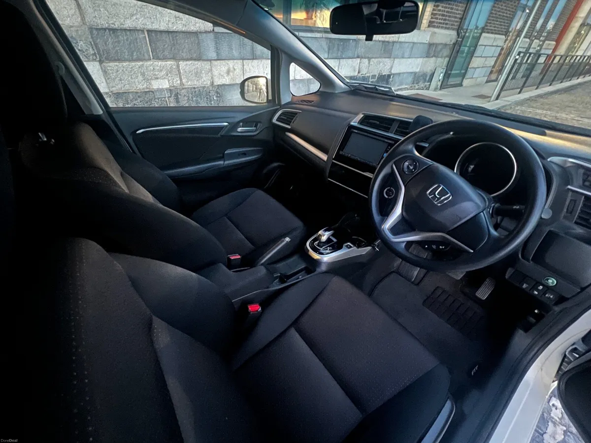 Honda Fit Hybrid Automatic 2015 - NCT 03-26 - Image 4