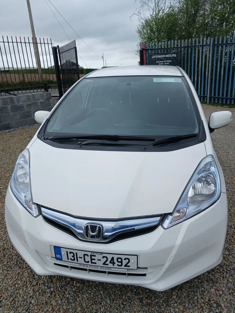 Honda Fit 2013 Automatic Hybrid - Image 2