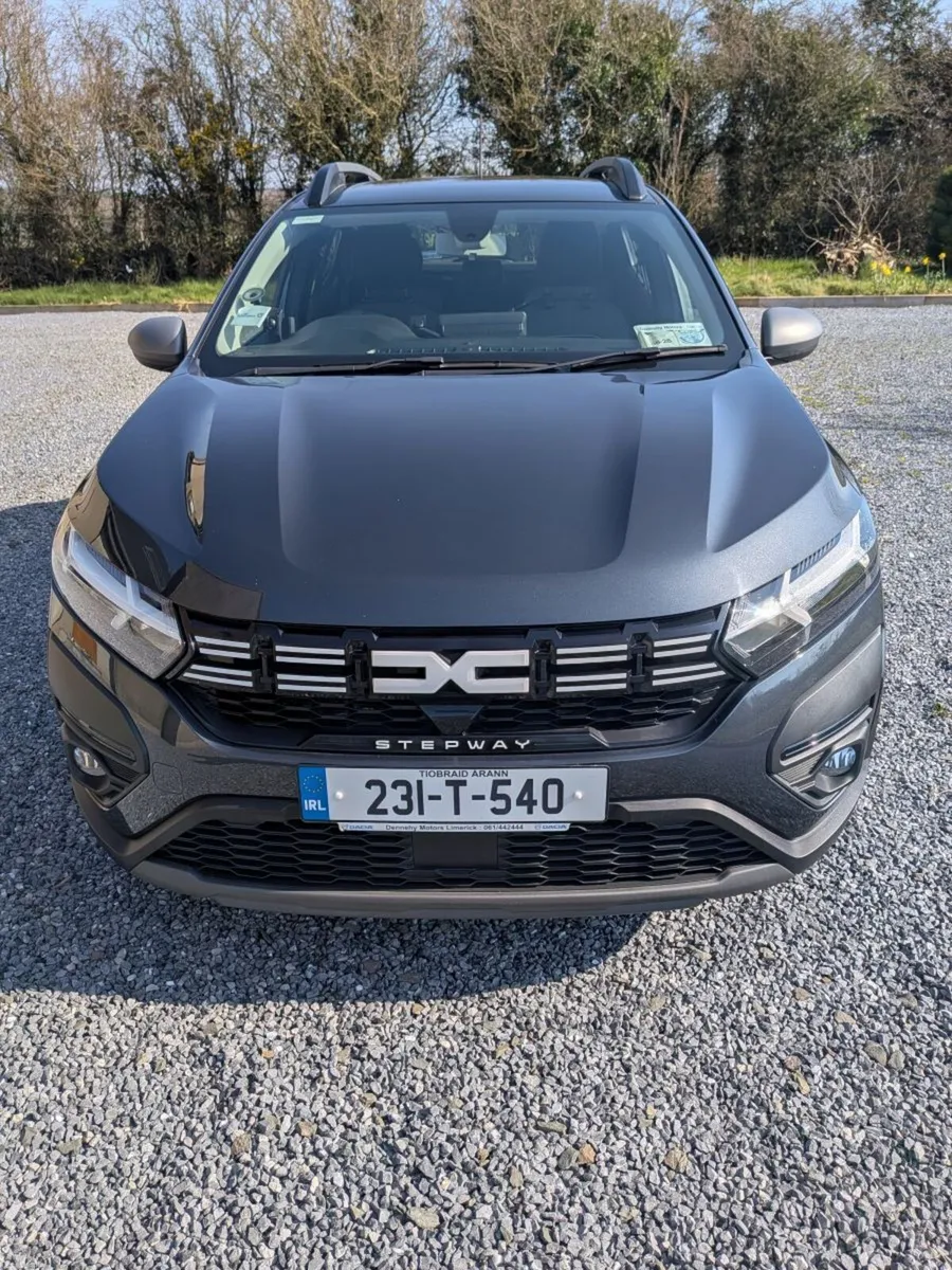 2023 Dacia Sandero Expression TCe 90 1.0 l petrol - Image 1