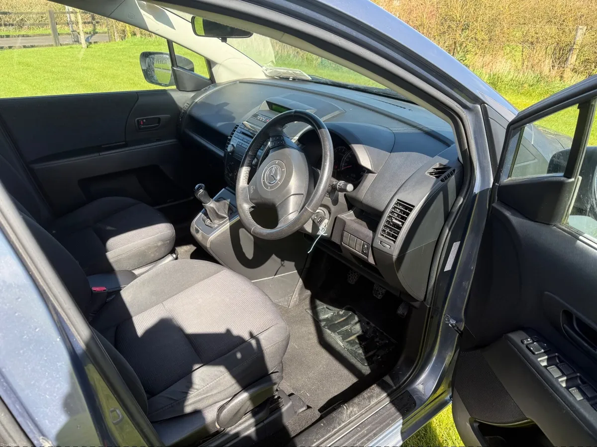 Mazda Mazda5 2010 - Image 4