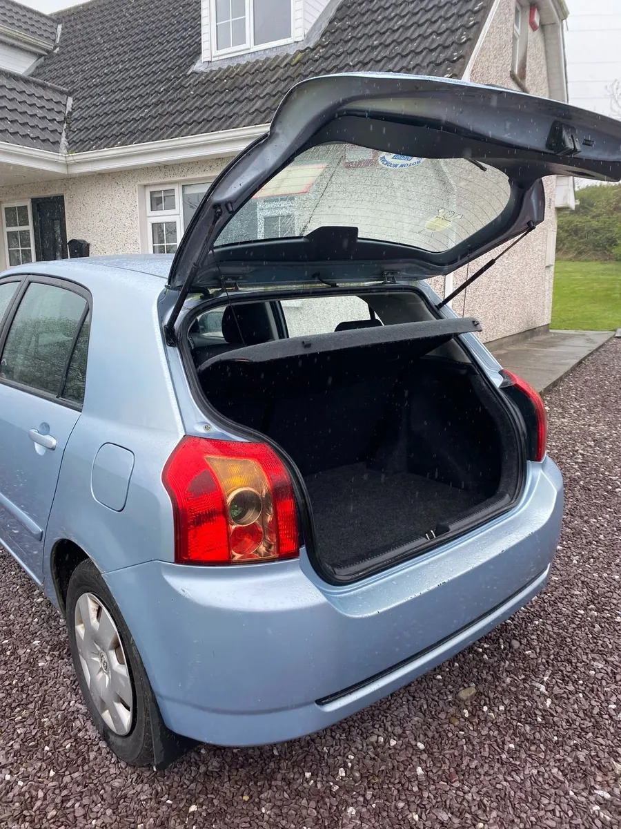 Toyota Corolla 2005 one owner from new .mint - Image 3