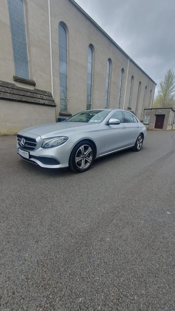 Mercedes  E220 - Image 1