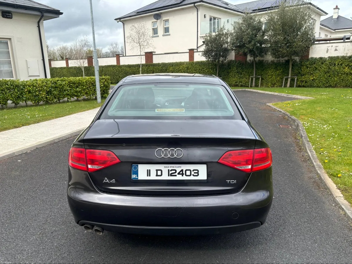 2011 Audi A4 saloon 2.0 TDI 140 bhp high spec - Image 4