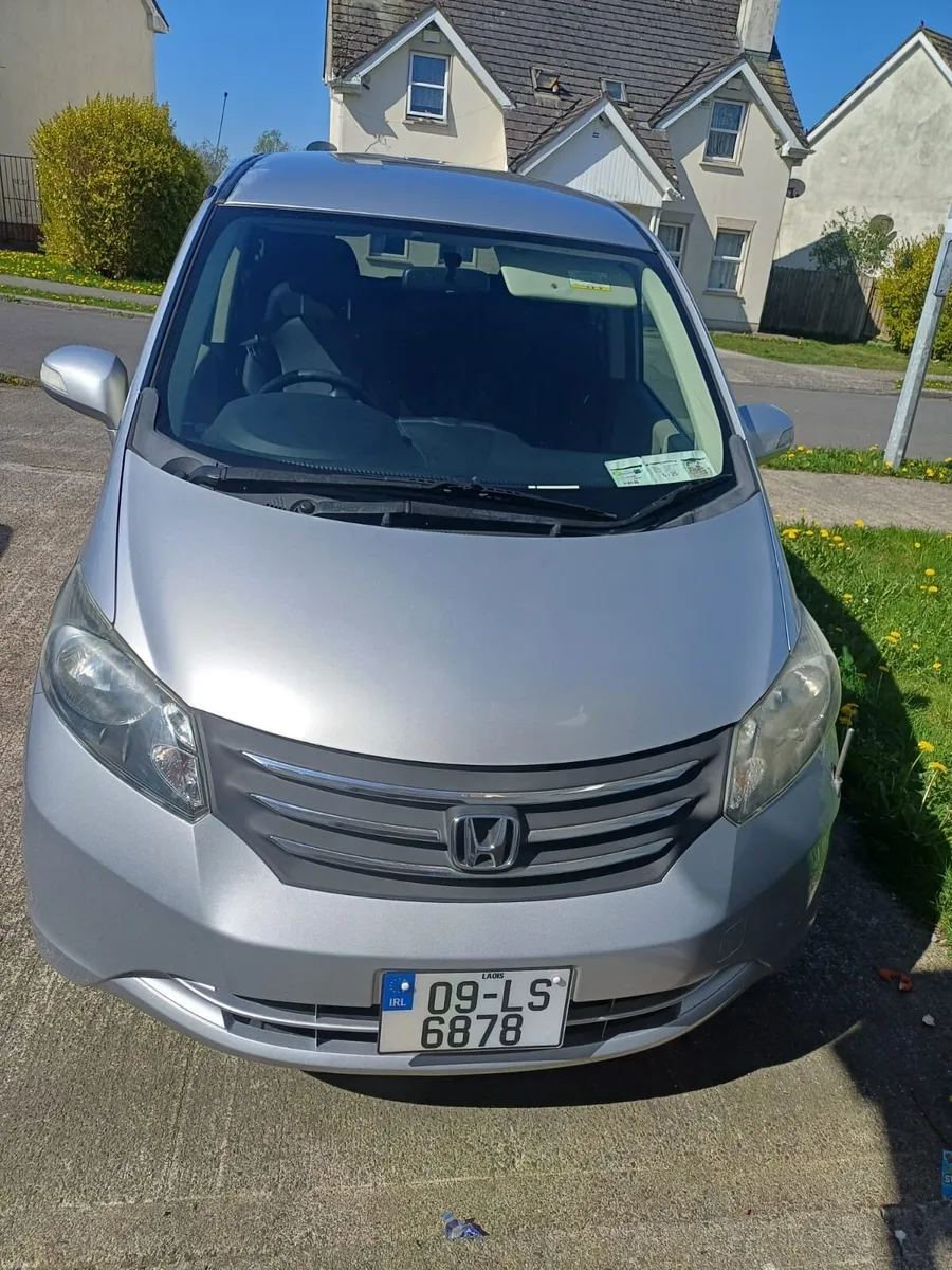 Honda Freed 1.5 Automatic 8 seater - Image 1