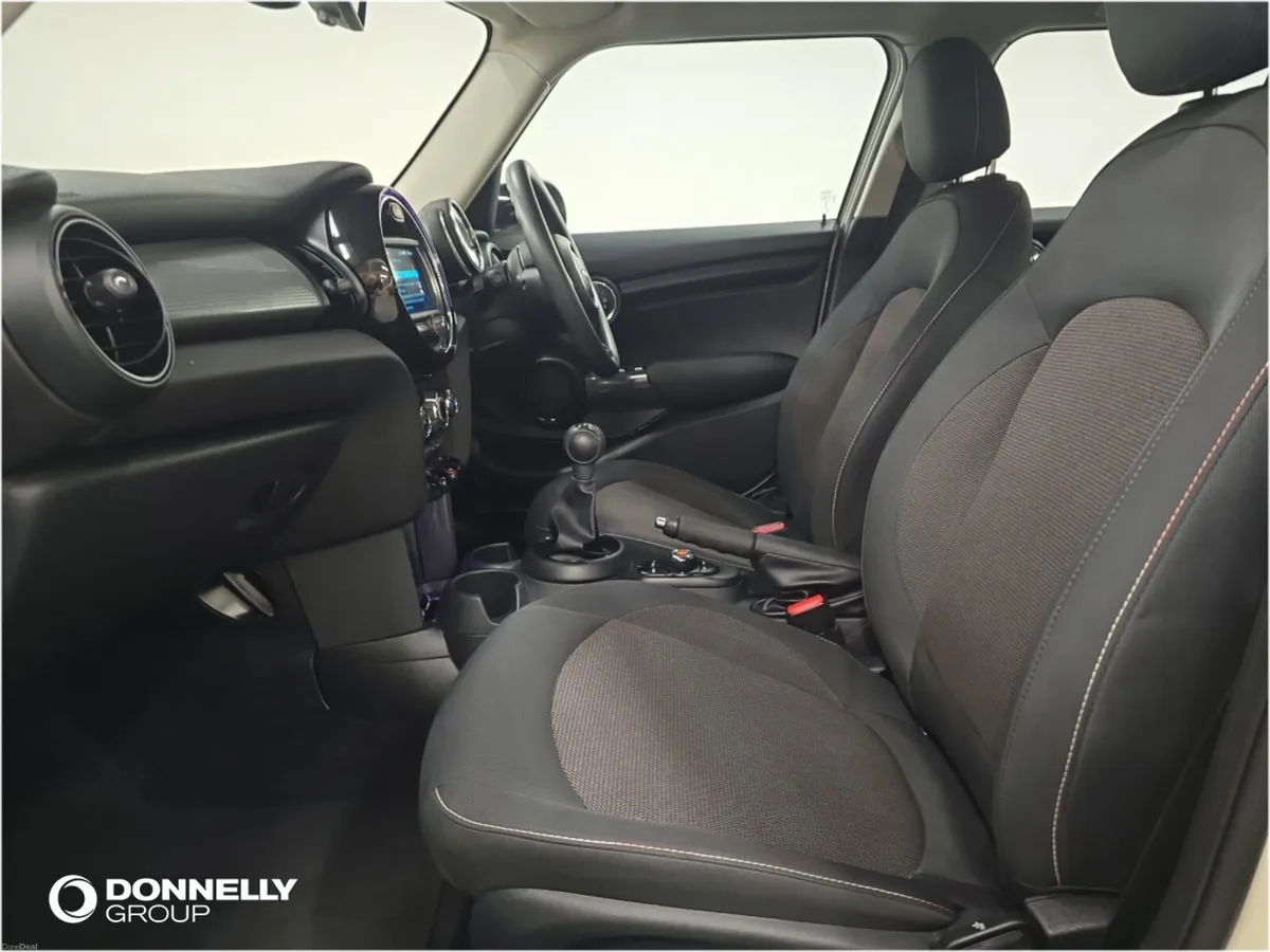 MINI HATCHBACK Cooper Classic - Image 4