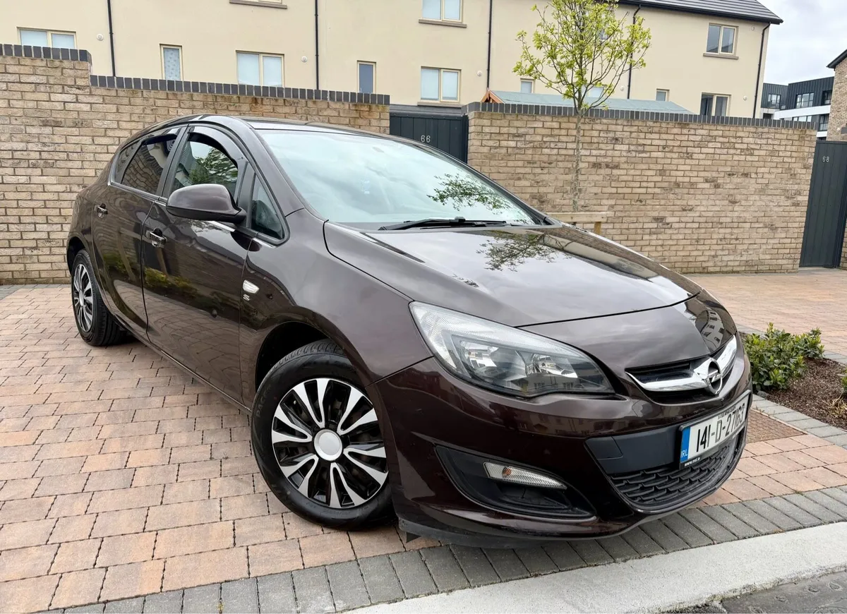 Opel Astra 1.2 - NCT & TAX - Image 4