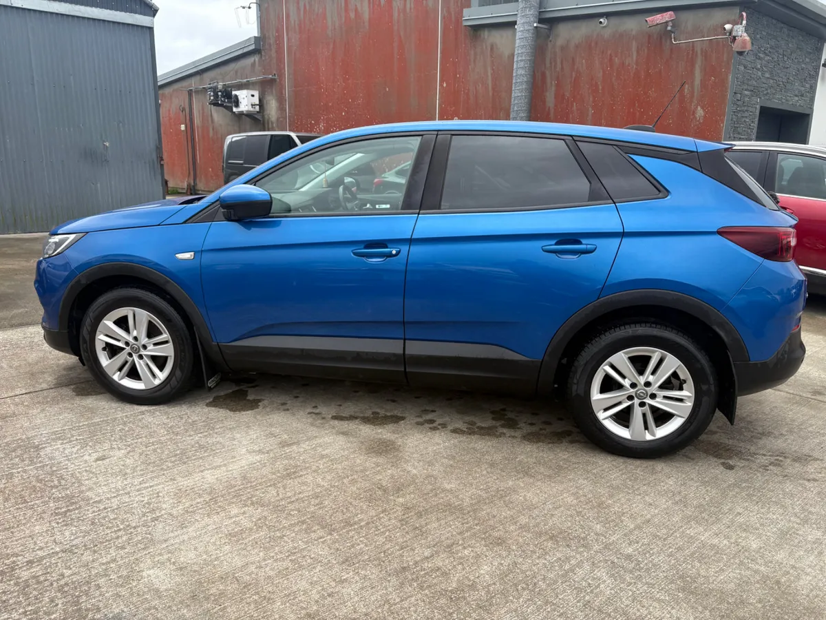 Opel Grandland X 2018 - Image 3
